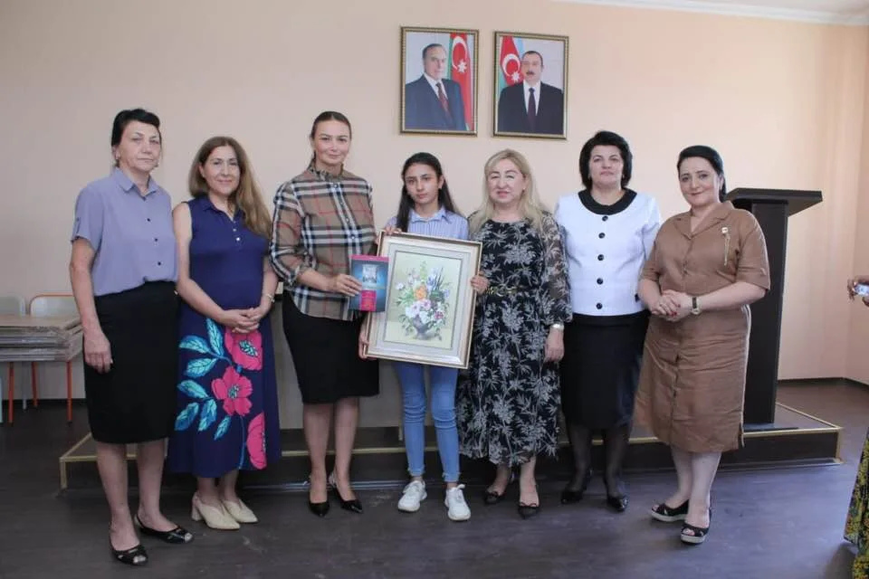 Millət vəkili Qənirə Paşayeva Qovlar şəhərində ali məktəblərə daxil olan - GƏNCLƏRLƏ GÖRÜŞDÜ - FOTOLAR