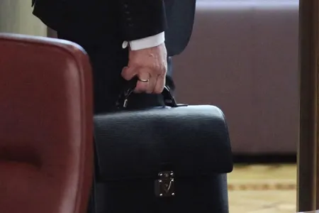Şöbə müdiri işdən çıxarıldı