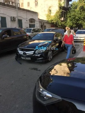 Mətanət avtomobil qəzasına düşdü - FOTO