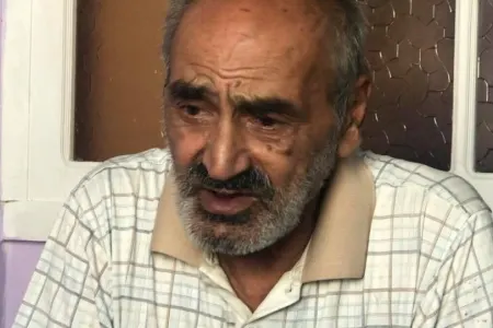 Əməkdar artistin oğlu küçələri süpürür