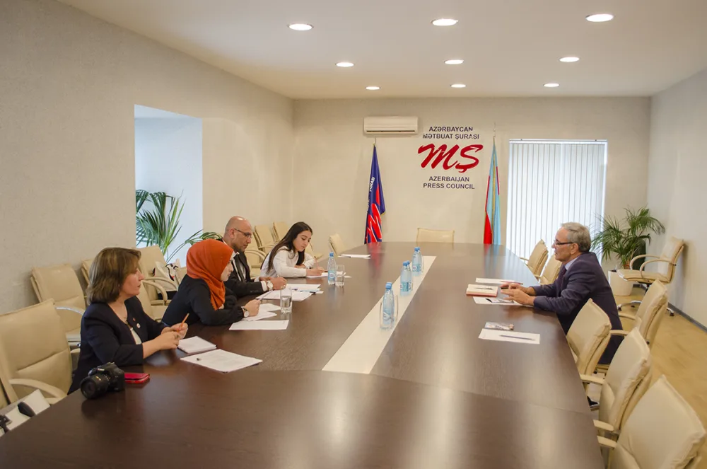 COJEP beynəlxalq təşkilatının nümayəndələri - MƏTBUAT ŞURASINDA