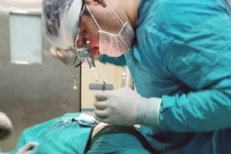 DİN hospitalının işçisi burun əməliyyatından sonra - ÖLDÜ
