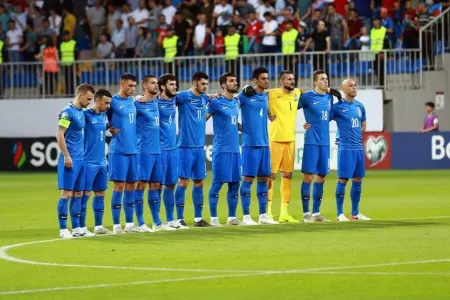 Uels və Azərbaycan milli komandalarının start heyətləri açıqlanıb