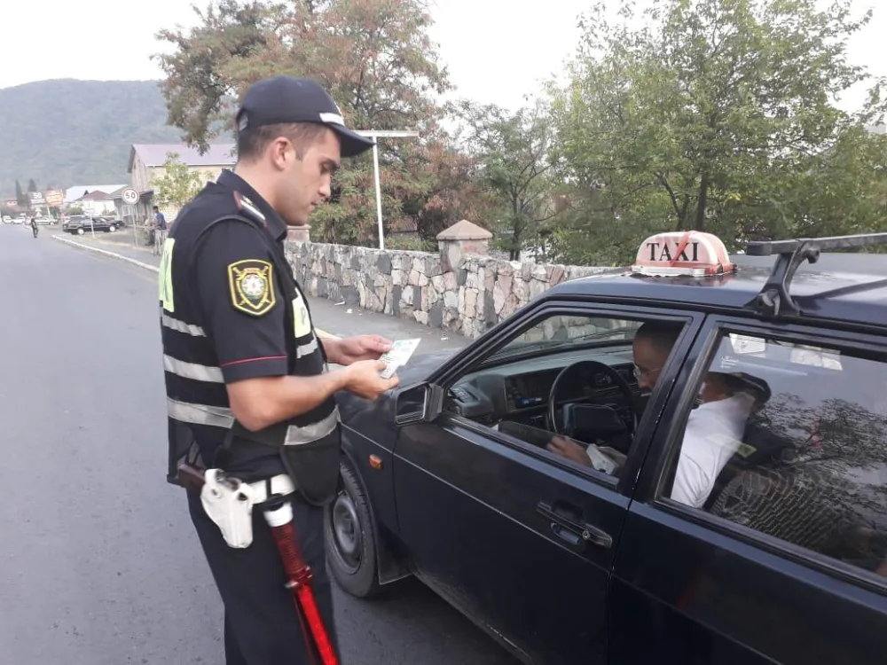 Sərxoş, sürücülük hüququ olmayan, kobud qayda pozan - 40 SÜRÜCÜ CƏRİMƏLƏNDİ