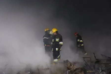Bakıda ikiotaqlı mənzil yandı
