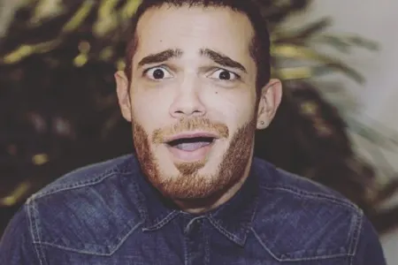 Elnur İTLƏ ÖPÜŞDÜ