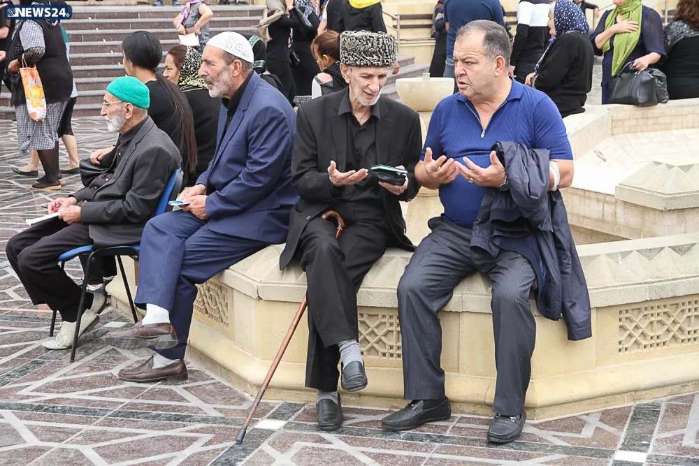 Təzə Pir məscidində qanvermə aksiyası - FOTOLAR - VİDEO - YENİLƏNİB