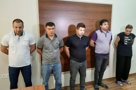 Azərbaycanda qadın oğlanı oğurladıb, - BAĞ EVİNDƏ İŞGƏNCƏ VERDİ - YENİLƏNİB - VİDEO