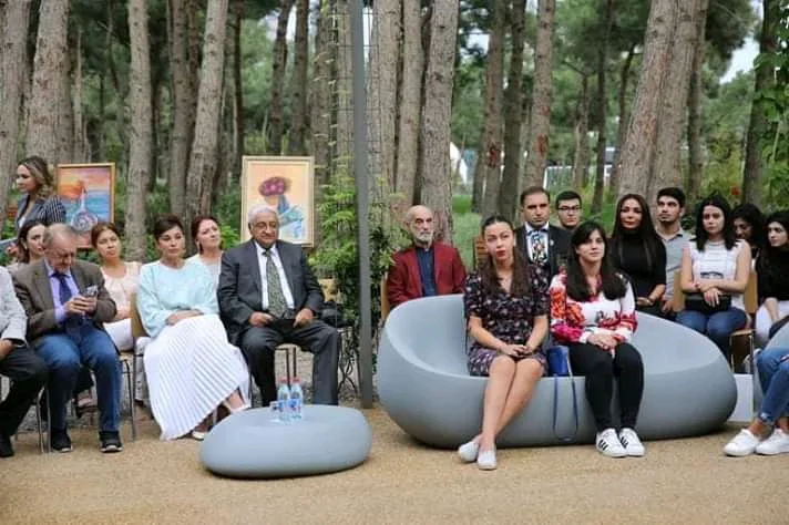 Mehriban Əliyeva və Leyla Əliyeva poeziya axşamında iştirak edib - FOTOLAR