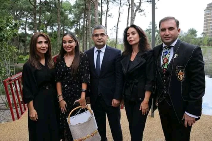Mehriban Əliyeva və Leyla Əliyeva poeziya axşamında iştirak edib - FOTOLAR