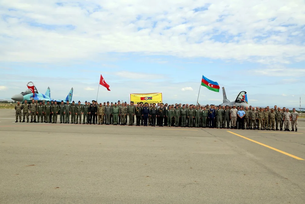 Zakir Həsənov "TurAz Qartalı"nda iştirak edən şəxsi heyətlə - GÖRÜŞDÜ - FOTO - VİDEO