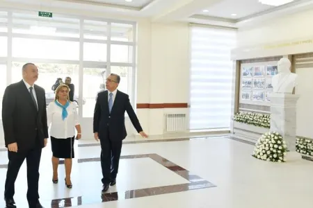 Prezident 208 nömrəli orta məktəbdə - FOTOLAR