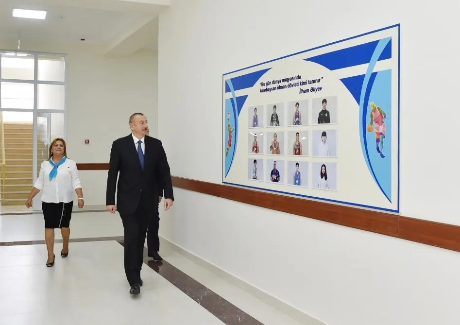 Prezident 208 nömrəli orta məktəbdə - FOTOLAR