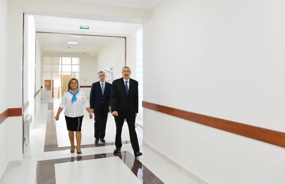 Prezident 208 nömrəli orta məktəbdə - FOTOLAR