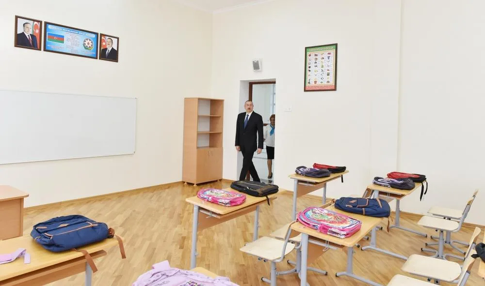 Prezident 208 nömrəli orta məktəbdə - FOTOLAR