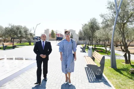 Mehriban Əliyeva parkda - FOTOLAR