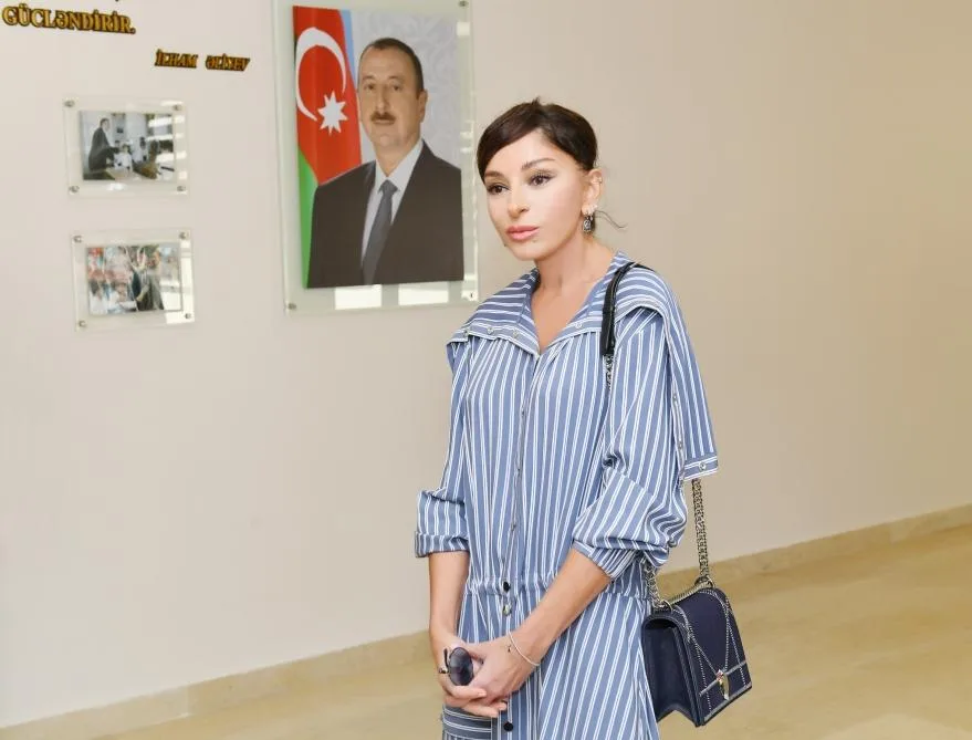 Mehriban Əliyeva 113 nömrəli məktəbdə - FOTOLAR
