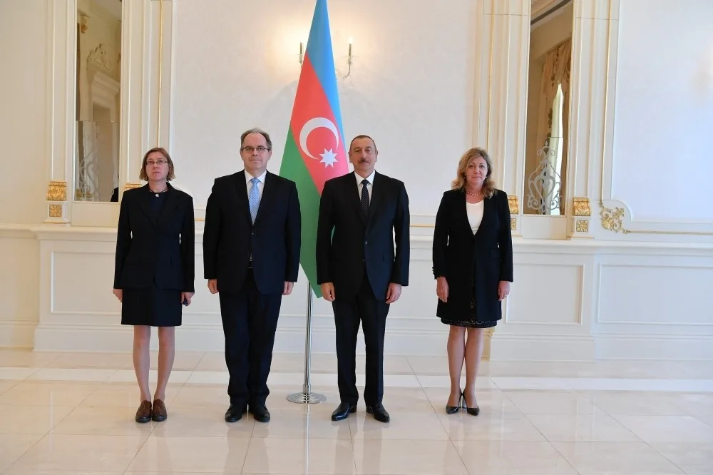 Prezident İlham Əliyev iki səfirin etimadnaməsini - QƏBUL ETDİ - FOTO