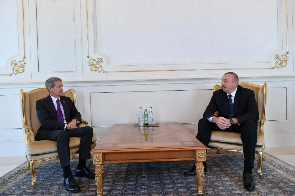 Prezident İlham Əliyev iki səfirin etimadnaməsini - QƏBUL ETDİ - FOTO