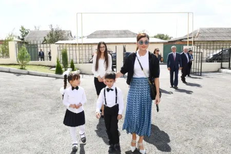 Mehriban Əliyeva uşaq bağçasının açılışında olub - -FOTOLAR