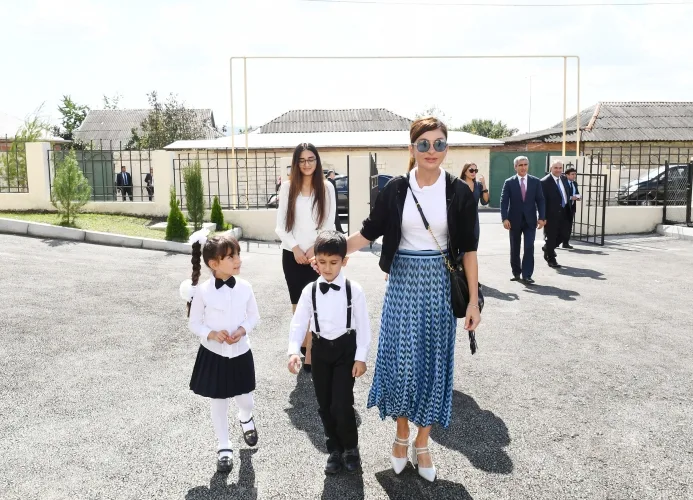 Mehriban Əliyeva uşaq bağçasının açılışında olub - -FOTOLAR