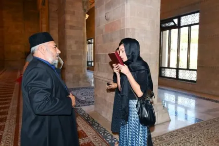 Şamaxı cümə məscidinin imamı Mehriban Əliyevaya - Quran hədiyyə etdi - FOTOLAR