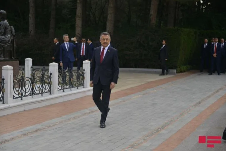 Türkiyənin vitse-prezidenti Bakıda səfərdədir - FOTOLAR
