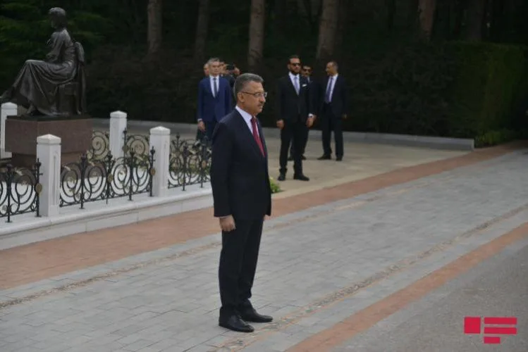 Türkiyənin vitse-prezidenti Bakıda səfərdədir - FOTOLAR