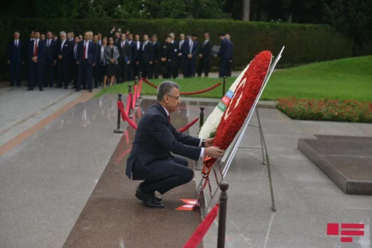 Türkiyənin vitse-prezidenti Bakıda səfərdədir - FOTOLAR