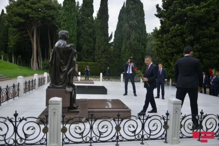 Türkiyənin vitse-prezidenti Bakıda səfərdədir - FOTOLAR