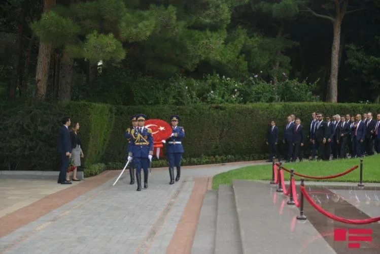 Türkiyənin vitse-prezidenti Bakıda səfərdədir - FOTOLAR