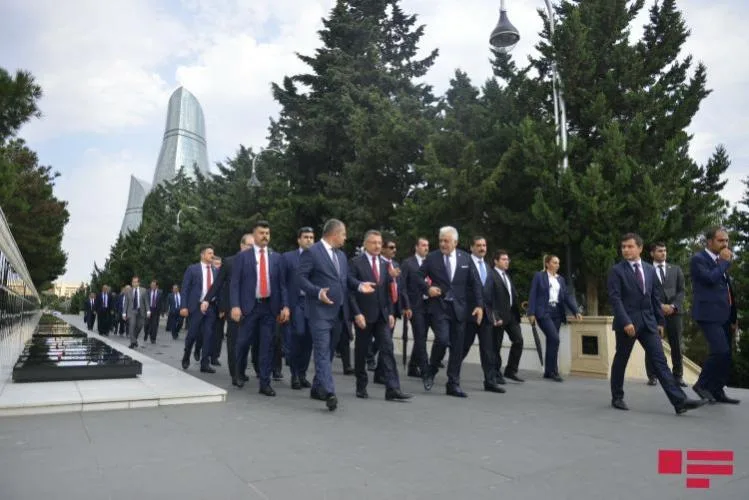 Türkiyənin vitse-prezidenti Bakıda səfərdədir - FOTOLAR
