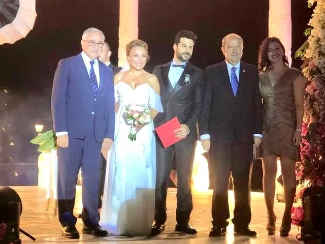 Məşhur müğənni özündən 10 yaş kiçik bəyə ƏRƏ GETDİ