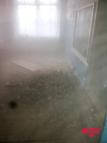 Azərbaycanda yeni dərs ilinin ilk günü məktəbin - TAVANI ÇÖKDÜ - FOTO