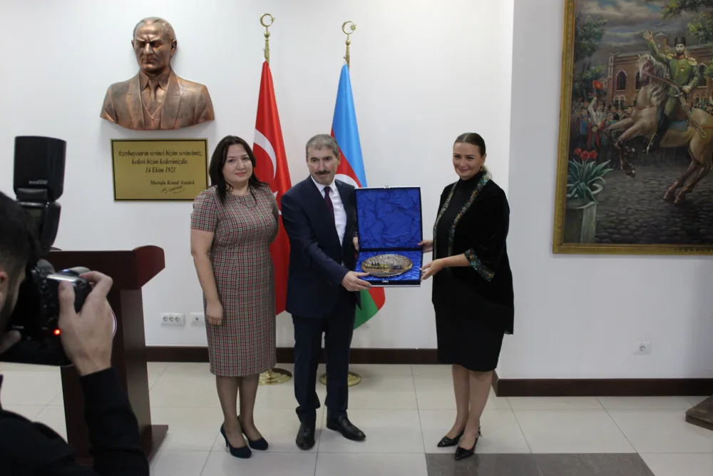 Qənirə Paşayeva türk gəncliyinə - ÇAĞIRIŞ ETDİ - FOTO