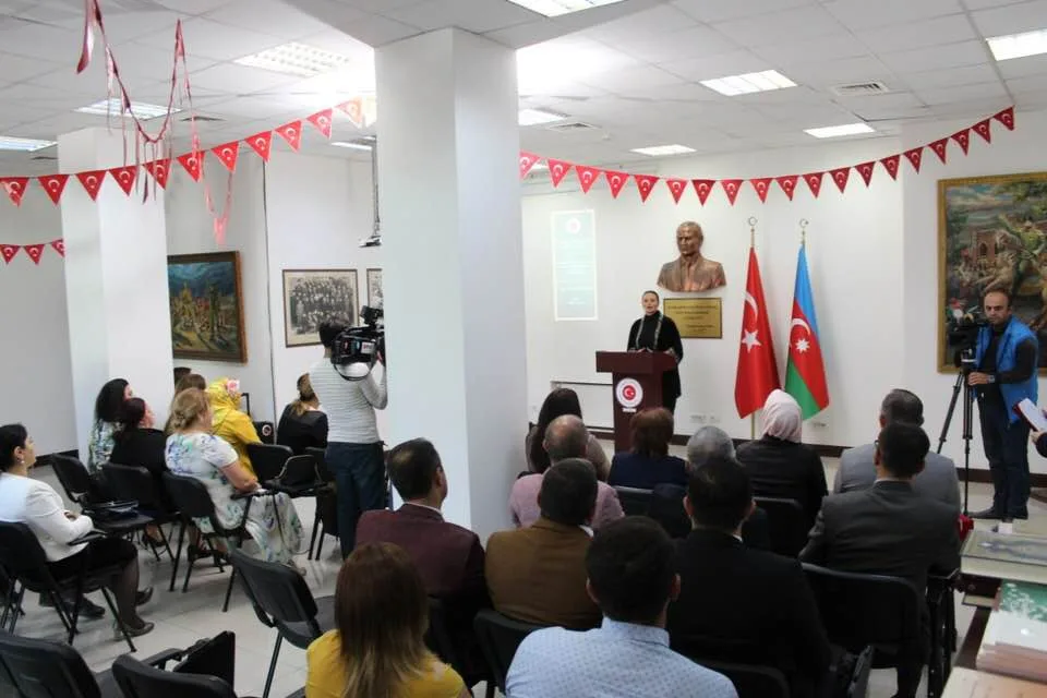 Qənirə Paşayeva türk gəncliyinə - ÇAĞIRIŞ ETDİ - FOTO