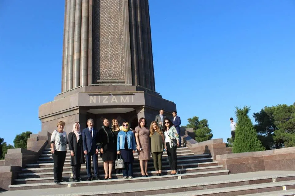 Qənirə Paşayeva türk gəncliyinə - ÇAĞIRIŞ ETDİ - FOTO