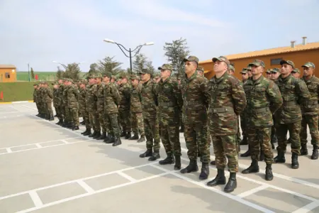 Hərbi hissələrə - BAXIŞLAR KEÇİRİLDİ