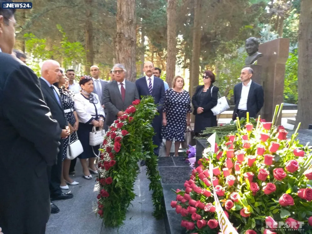 " Üzeyir Hacıbəyli milli musiqi sənətimizin və tariximizin silinməz izidir"- - ƏBÜLFƏS QARAYEV - FOTOLAR - VİDEO