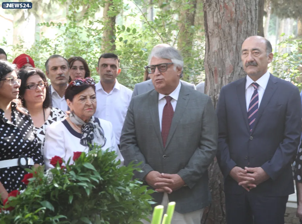 " Üzeyir Hacıbəyli milli musiqi sənətimizin və tariximizin silinməz izidir"- - ƏBÜLFƏS QARAYEV - FOTOLAR - VİDEO