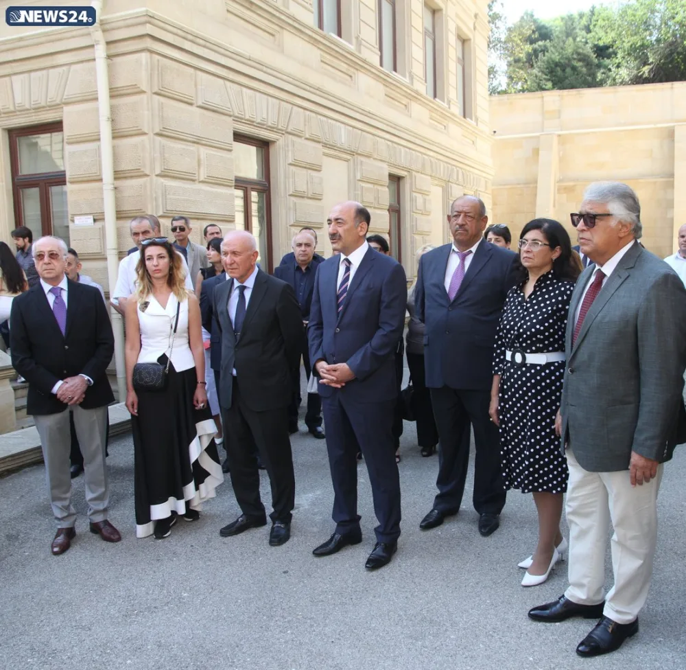 " Üzeyir Hacıbəyli milli musiqi sənətimizin və tariximizin silinməz izidir"- - ƏBÜLFƏS QARAYEV - FOTOLAR - VİDEO