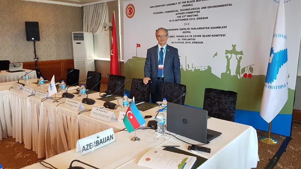 Əflatun Amaşov QDİƏT PM-in komitəsinin iclasında - ÇIXIŞ ETDİ