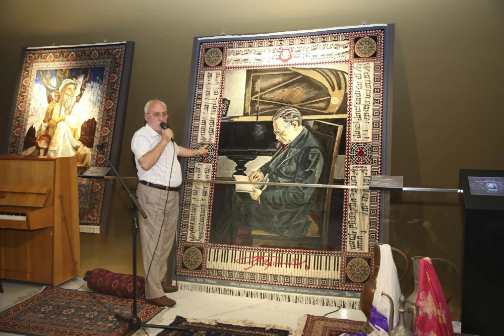 Üzeyir Hacıbəyli yaradıcılığının xalçalarımızda - TƏRƏNNÜMÜ - FOTO