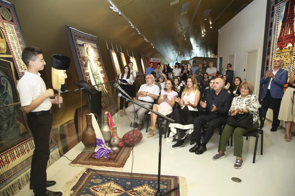 Üzeyir Hacıbəyli yaradıcılığının xalçalarımızda - TƏRƏNNÜMÜ - FOTO