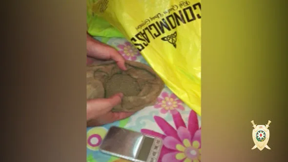 Narkotik satıcısının evindən külli miqdarda heroin çıxdı