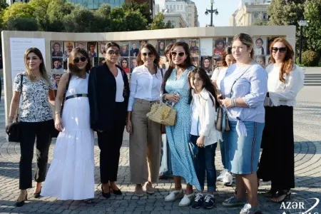 Leyla Əliyeva fotosərgidə - FOTOLAR