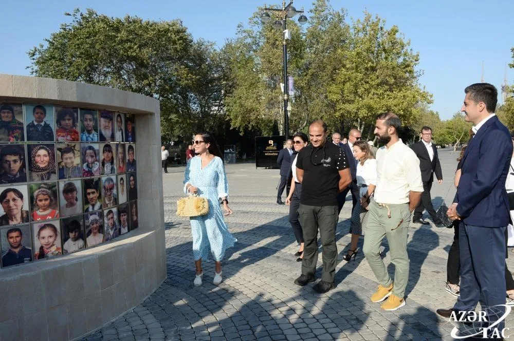 Leyla Əliyeva fotosərgidə - FOTOLAR