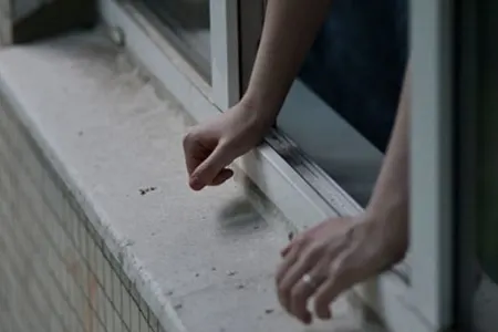 Arvadını döyüb balkondan atdı, sonra da yatdı... - Bakıda DƏHŞƏT