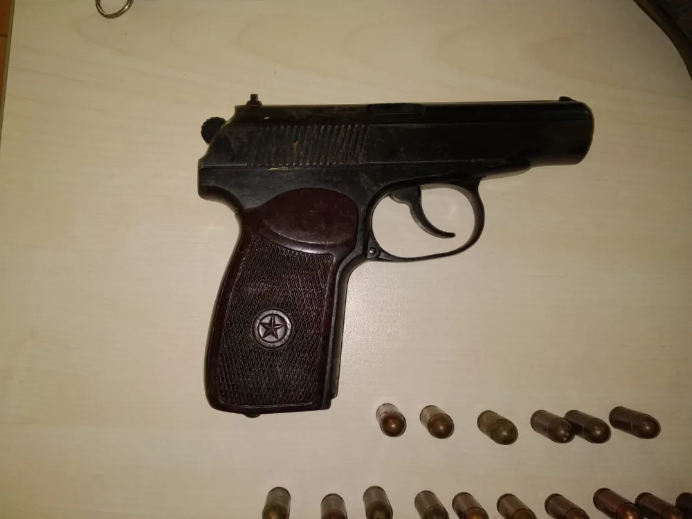 Polislərin saxladığı sürücü onları silahla hədələyib - QAÇDI - FOTO