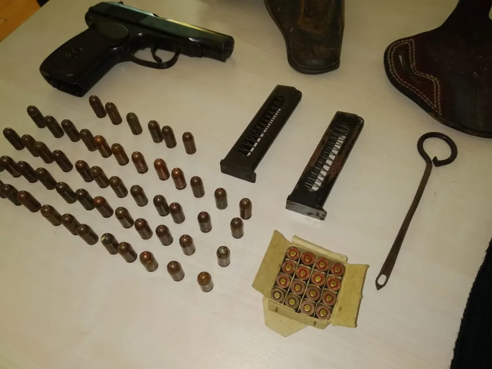 Polislərin saxladığı sürücü onları silahla hədələyib - QAÇDI - FOTO